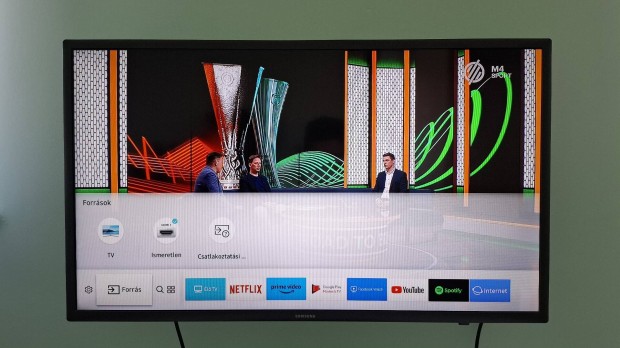 Samsung M5522 Full HD 32" TV + ajándék fali konzol