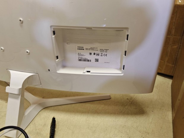 Samsung Monitor 32 velt fehr