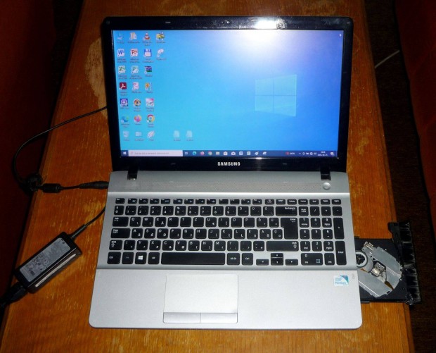Samsung NP270E (2117U-4GB-120GB SSD) újszerű, jól műxik, 1.5-2 ó akku