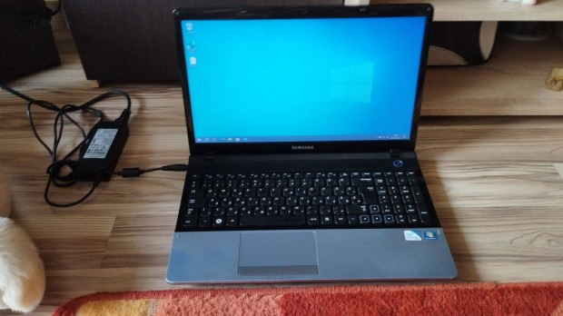 Samsung NP300E5A-A05HU laptop B950 CPU 8GB RAM