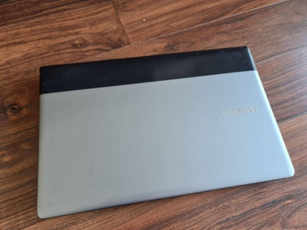 Samsung NP300E5X laptop notebook eladó