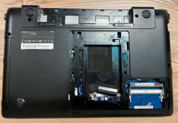 Samsung NP300 laptop HDD kbel