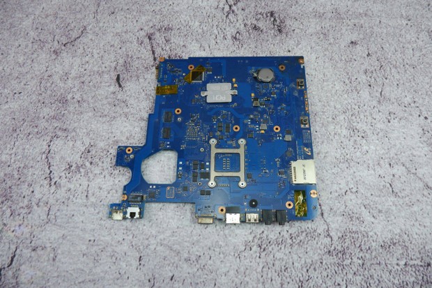 Samsung NP300 laptop alaplap hibsan i3 proci SR0T4 BA92-10504B