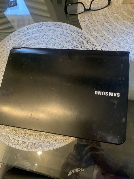 Samsung NP900X3A alkatrsznek