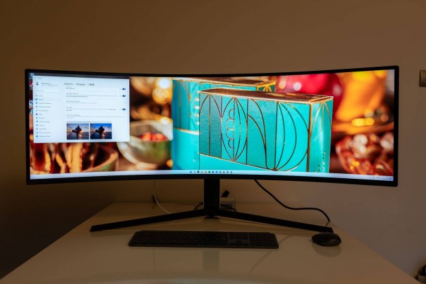 Samsung Odyssey G9 NEO monitor