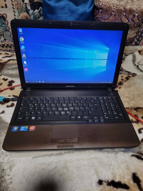 Samsung R540 laptop /Intel i3, Ati, 4GB, 320GB, 15.6"/