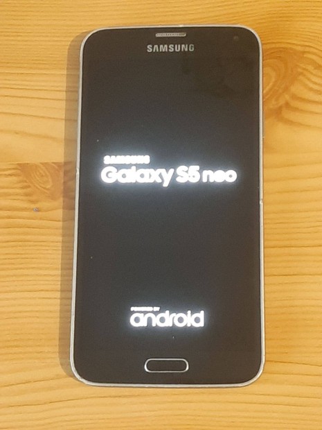 Samsung S5 Neo krtyafggetlen telefon