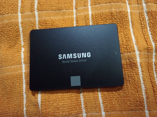 Samsung SSD (870 Evo 250gb) hasznlt