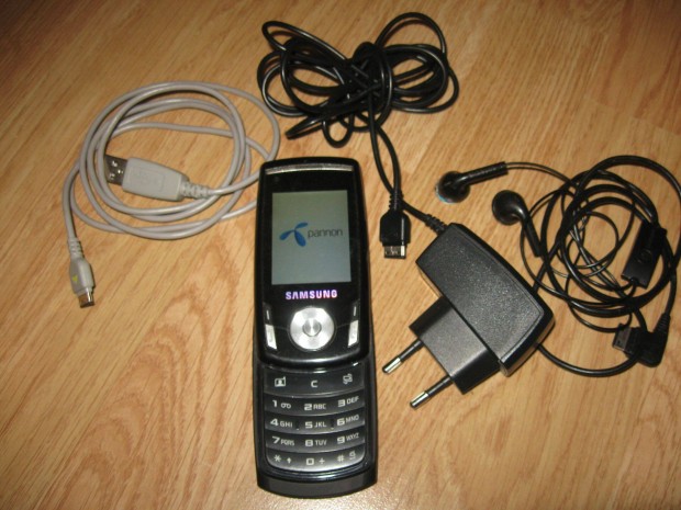 Samsung Sgh-L770 L770 + headset + adatkbel Retro Mobiltelefon +tlt