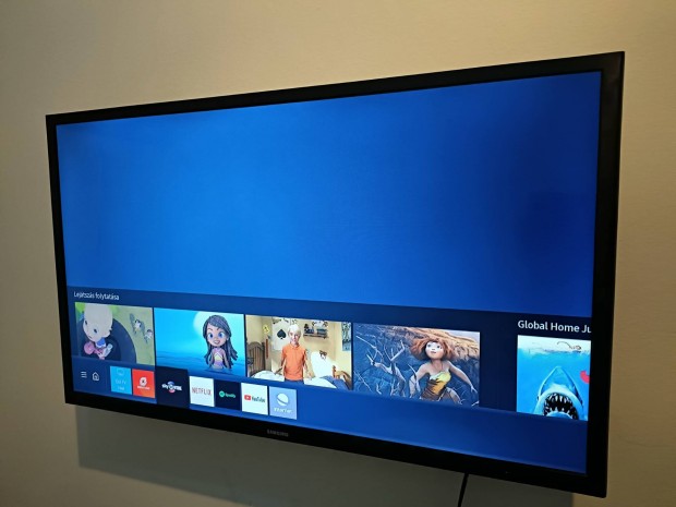 Samsung Smart HD TV 82 cm 