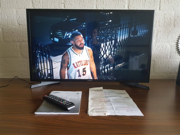 Samsung Smart TV 82cm elad, UE32J5200AW, Full HD, LED TV