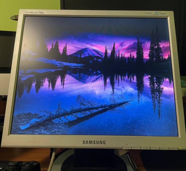 Samsung Syncmaster 710N 17" LCD monitor