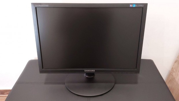 Samsung Syncmaster E1920NW Fekete Szn LCD Monitor 19"