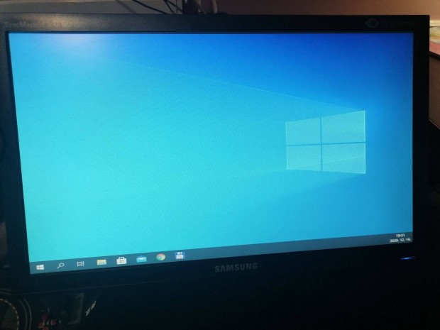 Samsung Syncmaster E1920N monitor m�k�d� panelei �s burkolatai