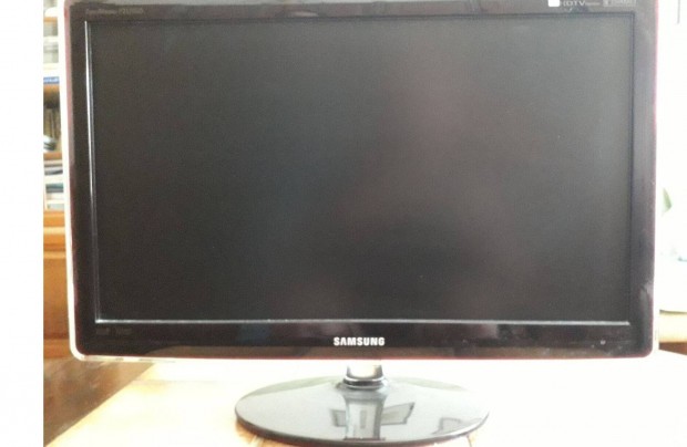 Samsung TV + LCD monitor