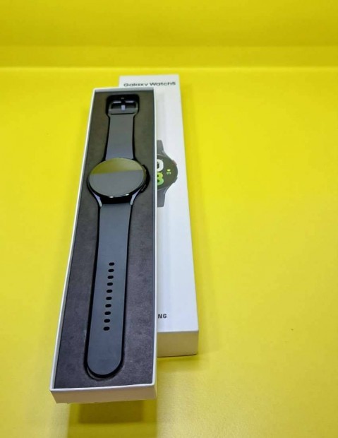 Samsung Watch 5 R915 LTE 44mm Szrke karcmentes okosra elad!