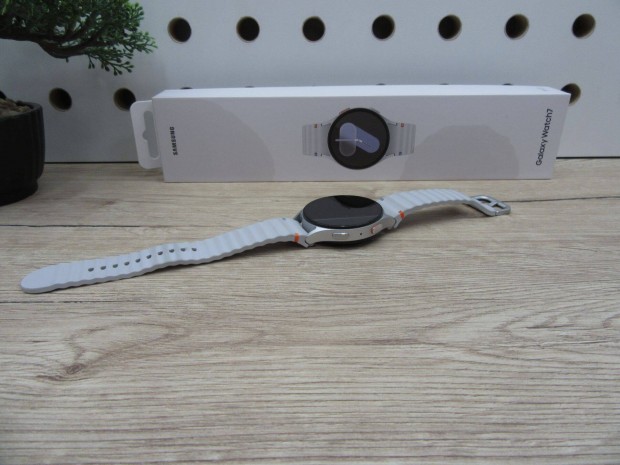 Samsung Watch 7 - 44 mm - Használt, megkímélt
