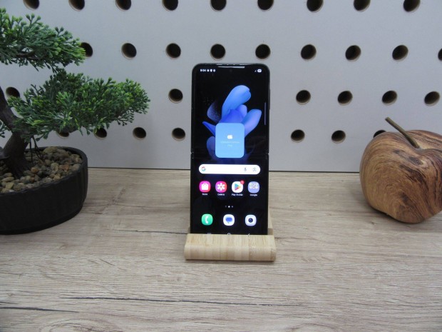 Samsung Z Flip 4 - Használt, megkímélt állapot
