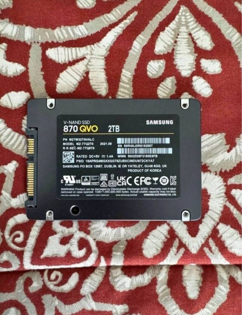 Samsung  V-NAND SSD ( 870Qvo).