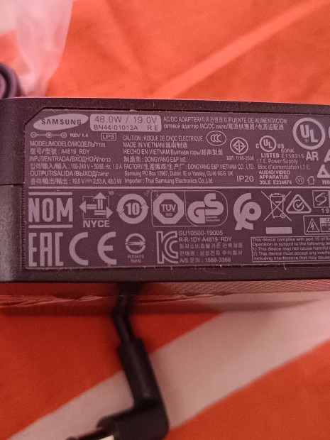 Samsung adapter, töltő A4819