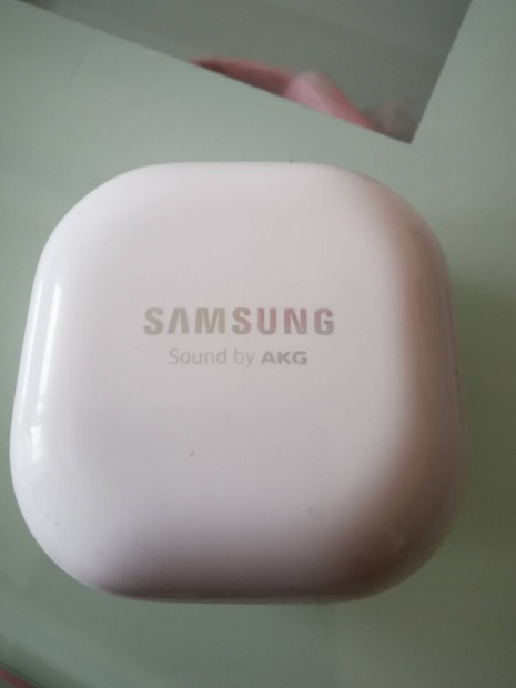 Samsung earbuds  sm r180 tlttok