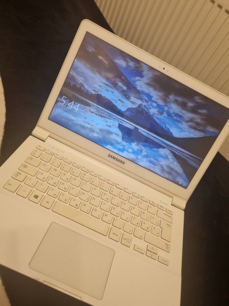 Samsung rintkpernys ultrabook korekt ron!!!