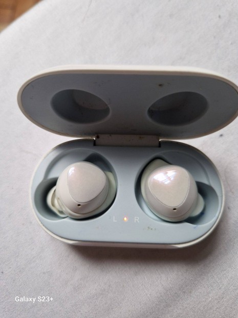 Samsung galaxy Buds bluetooth fllhallgat