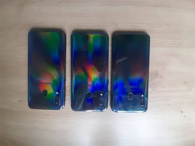 Samsung galaxy a40 alkatrsznek