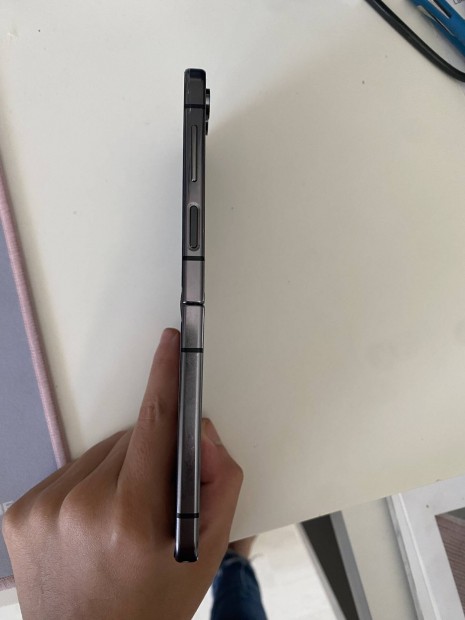 Samsung galaxy z flip 5