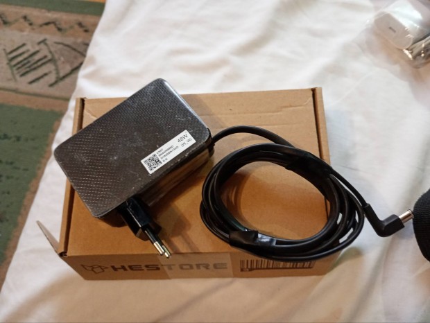 Samsung gyári új adapter 19volt /48wat alkalmi vétel