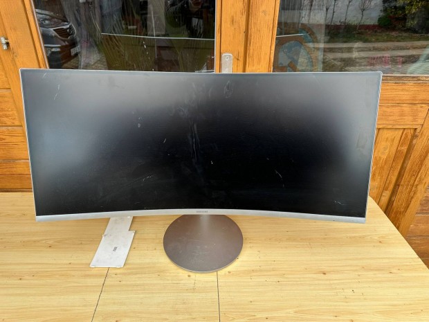 Samsung ívelt monitor