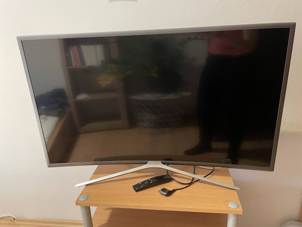 Samsung ívelt tv 108 cm