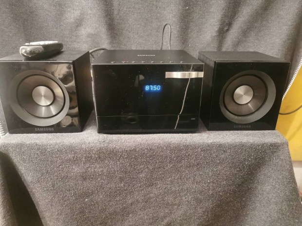 Samsung mini HIFI. MM-D320 