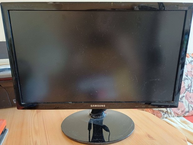 Samsung monitor 19.2"