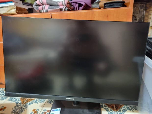 Samsung monitor 27" hdd 2db 2tb 1 db 3 tb egy db 1 tb