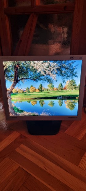 Samsung syncmaster 710v 17" monitor 