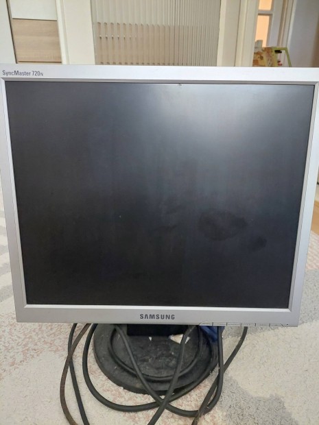 Samsung syncmaster 720N 17" monitor elad