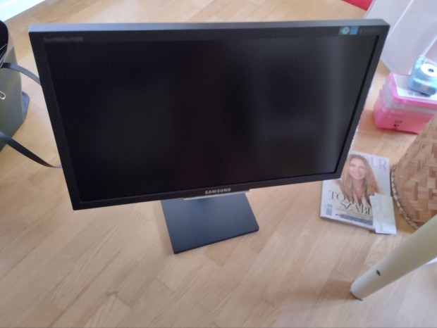 Samsung syncmaster f 2080 monitor