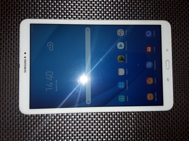 Samsung tablet elad.