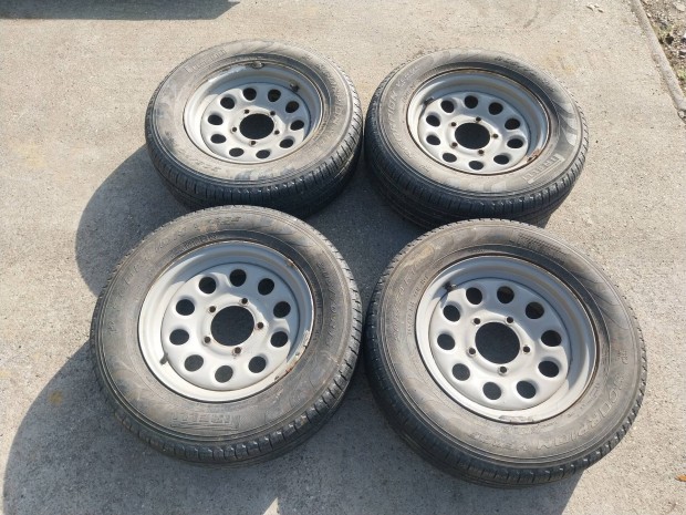 Samurai Vitara Jimny Niva 5x139.7 15 felni gumival