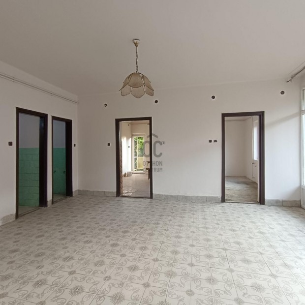 Sandi elad� 90 nm-es h�z