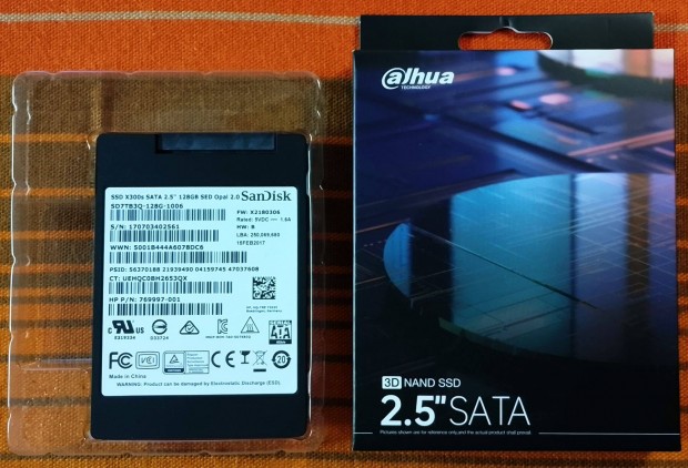 Sandisc X300s 128 GB SE-SSD + Win 11 Pro (Dobozban)