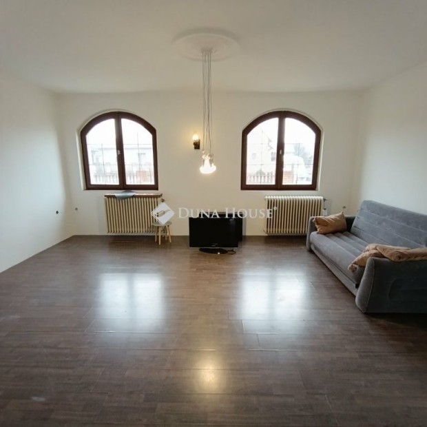 S�ndorfalvai 193 nm-es h�z elad�