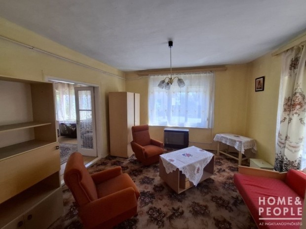 S�ndorfalv�n frekvent�lt helyen csal�di h�z elad�! - S�ndorfalva