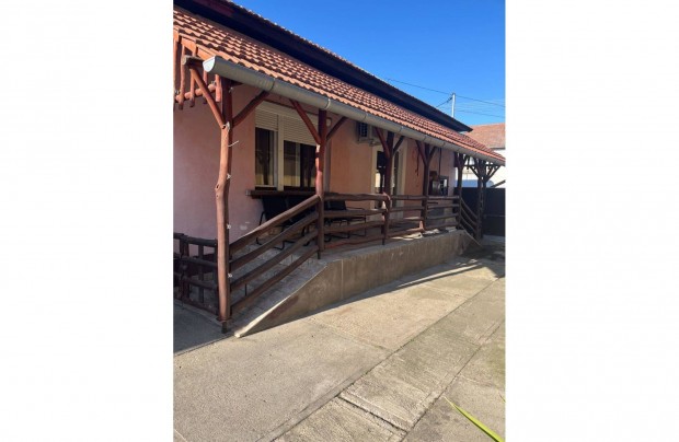 S�ndorfalvi csal�di h�z