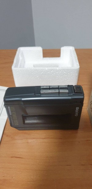 Sanyo M-1110 diktafon