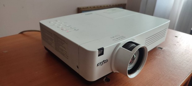 Sanyo PLC-Xu301A Ultra hordozhat projektor