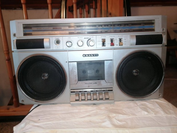 Sanyo boombox magn elad