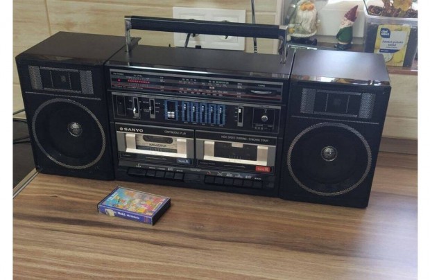 Sanyo c-35 boombox jszer