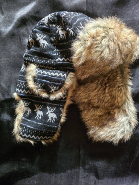 Sapka, f�rfi, fi�, nagyon meleg